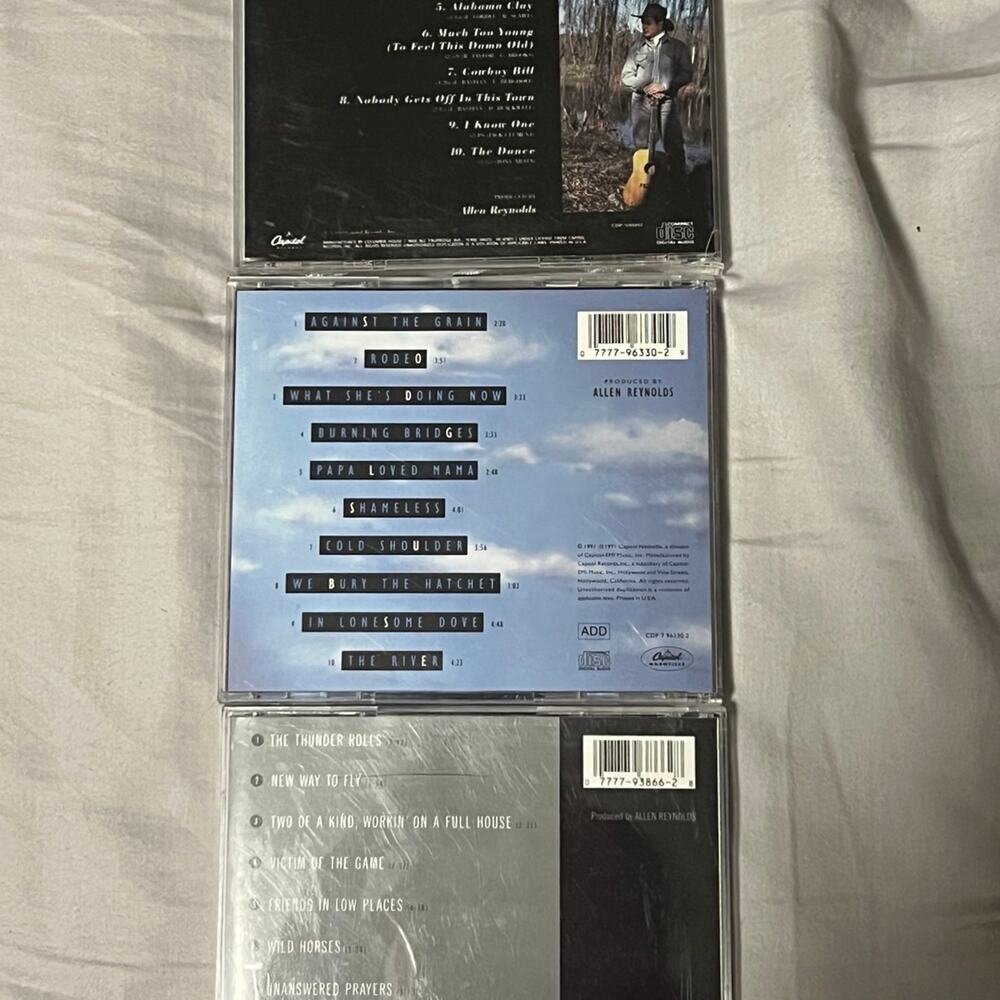 Garth Brooks Ropin' the Wind, No Fences, and Garth Brooks CDs Lot of 3 - Picture 2 of 2